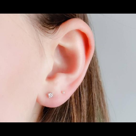 | .925 Silver Cz Dainty Studs 3mm| (one pair) - Picture 8 of 8